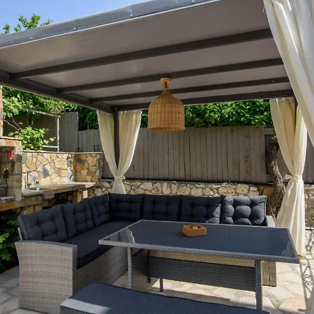 Nikos & Vassilis Kefalonia * Vlachata